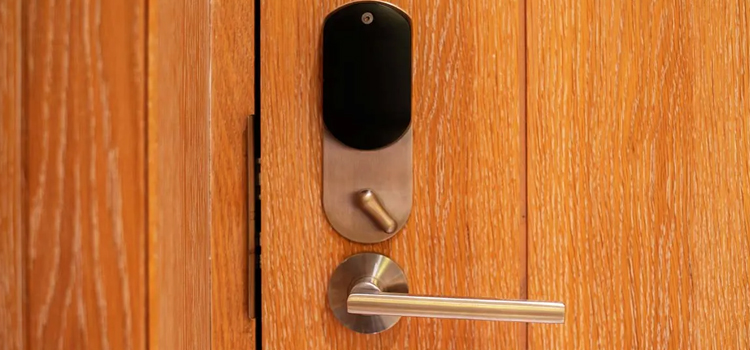 Automatic Locking Door Knob Moorpark